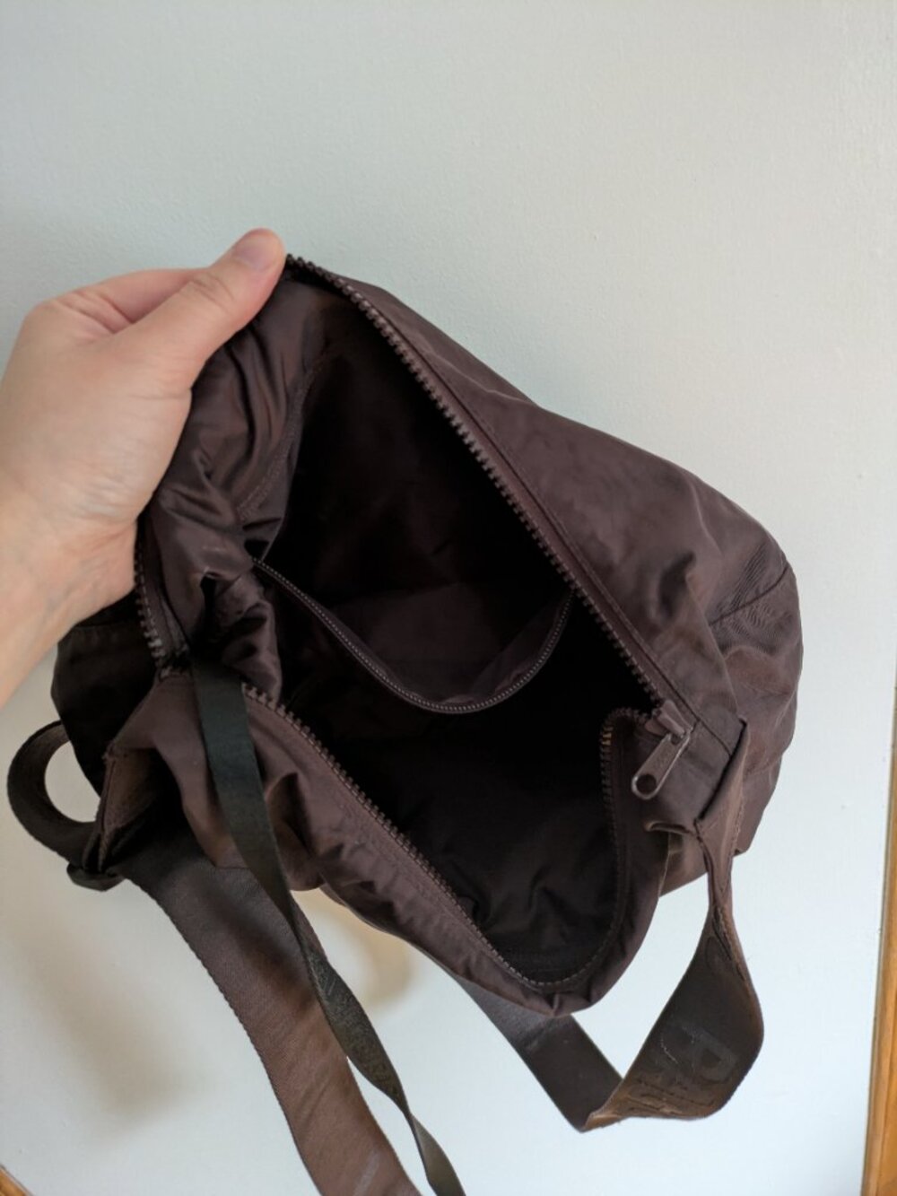 Baggu Medium Crescent Chocolate Plum - Please read description - Picture 6 of 8